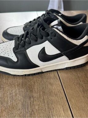 Nike Low-Top Sneakers in Black and White